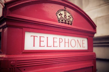 İngiliz telefon kulübesi