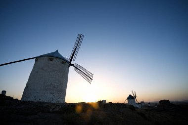 Don Kişot değirmenler.