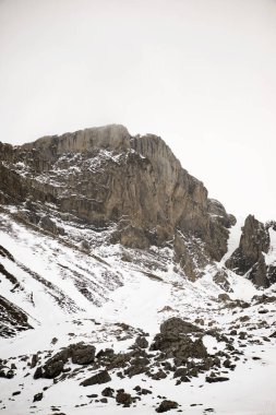 Pyrenees kışın