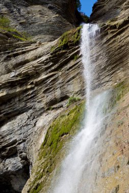 şelale pyrenees içinde