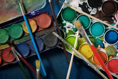 Suluboya araçları görünümü