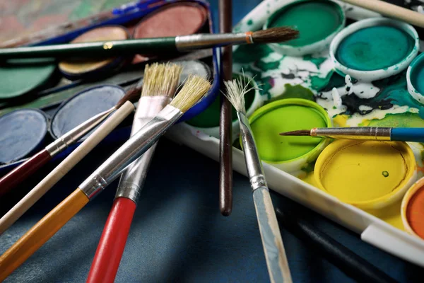 Suluboya araçları görünümü