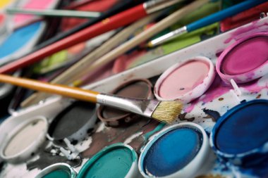 Suluboya araçları görünümü