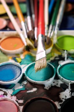 Suluboya araçları görünümü