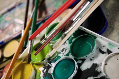 Suluboya araçları görünümü