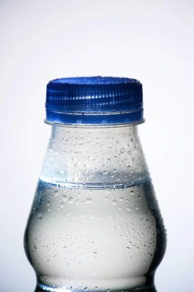 Vue bouteille d'eau — Photo