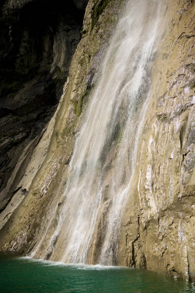 Vattenfall i Pyrenéerna — Stockfoto