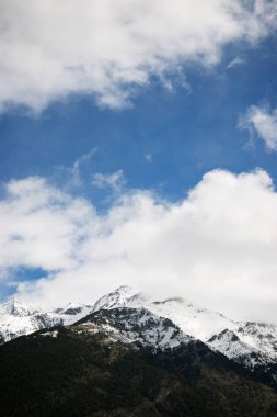 Pyrenees kışın