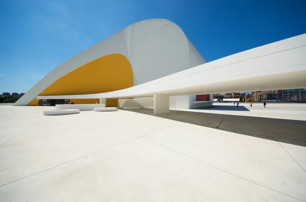 Utsikt fra Niemeyer Center – stockfoto