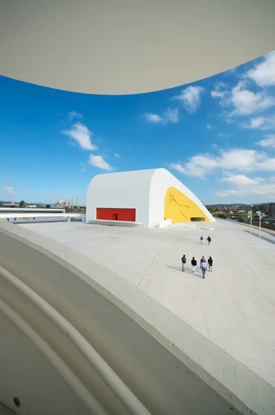 Utsikt fra Niemeyer Center – stockfoto