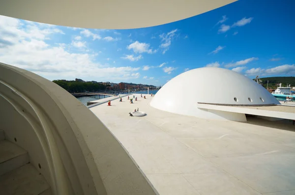 Utsikt fra Niemeyer Center – stockfoto