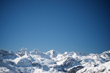 Pyrenees kışın