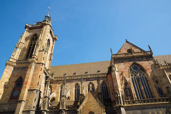 Uitzicht op de kathedraal van Colmar — Stockfoto