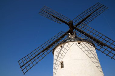 Consuegra 'daki yel değirmeni, Toledo Eyaleti, Castilla La Mancha, İspanya.