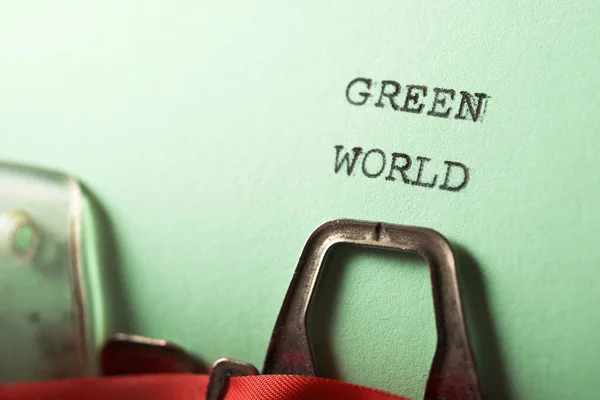 Texto Mundo Verde Escrito Com Uma Máquina Escrever — Fotografia de Stock