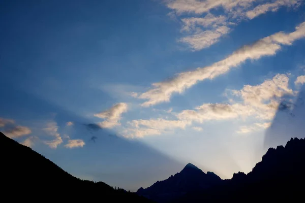 Αυγή Στο Chamonix Spiers Άλπεις Στη Γαλλία — Φωτογραφία Αρχείου