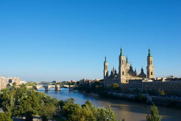 Zaragoza Espanha Outubro 2013 Vista Basílica Virgen Del Pilar Rio — Fotografia de Stock