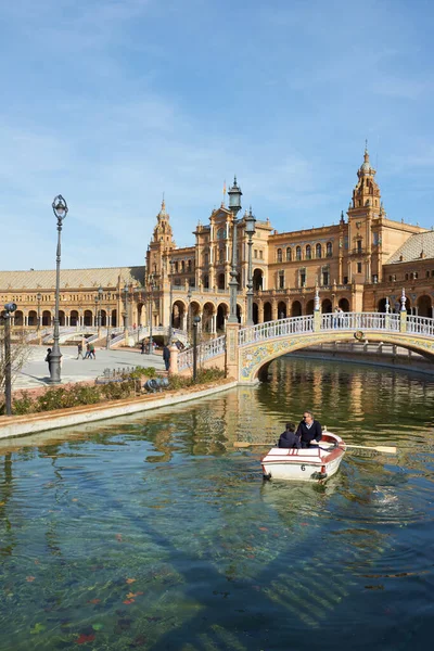 Sevilla Spanje Januari 2014 Toeristen Wandelen Het Plein Van Spanje — Stockfoto