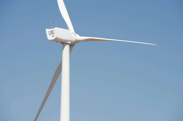 スペインのサラゴサ県アラゴン州の電力生産のための風車 — ストック写真