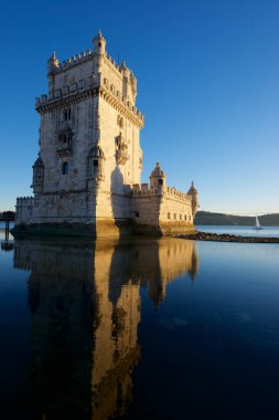 Tagus nehri üzerindeki Belem Kulesi, Portekiz 'deki Lizbon.