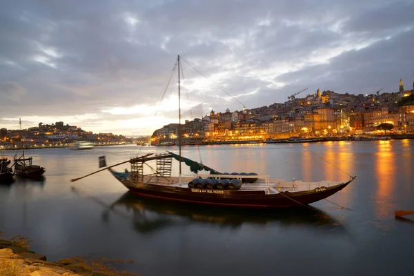 Πόρτο Πορτογαλία Ιουνίου 2017 Τουριστικά Σκάφη Αγκυροβολημένα Στο Λιμάνι — Φωτογραφία Αρχείου