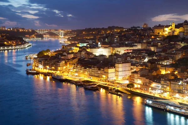 Porto Portugal Junio 2017 Barcos Turísticos Amarrados Puerto —  Fotos de Stock