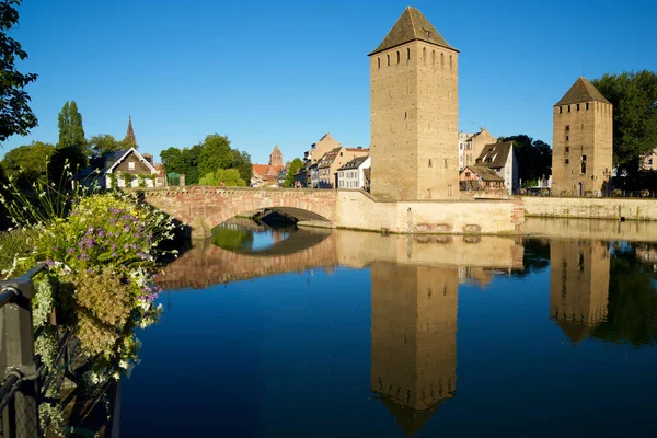 Straatsburg Frankrijk Augustus 2016 Toeristen Bezoeken Quai Des Ponts Couverts — Stockfoto
