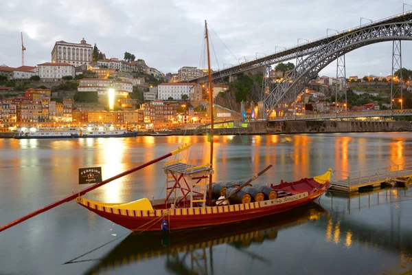 Πόρτο Πορτογαλία Ιουνίου 2017 Τουριστικά Σκάφη Αγκυροβολημένα Στο Λιμάνι — Φωτογραφία Αρχείου