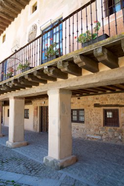 Medinaceli, Soria Eyaleti, Castilla Leon, İspanya 'nın eski kasabasında ön cephe.