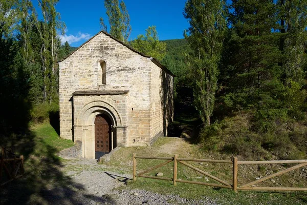 西班牙Huesca省Borau Pyrenees Aragon的San Adrian Sasabe教堂 — 图库照片