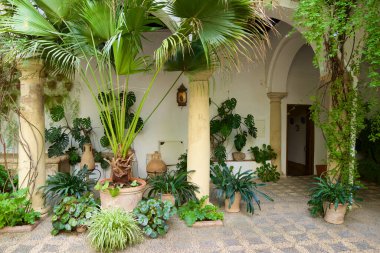 Cordoba, İspanya - 14 Ekim 2017: Viana Sarayı, şehrin en çok ziyaret edilen yerlerinden biri..