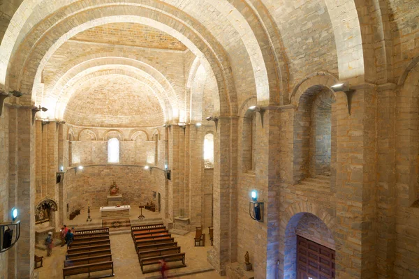 Siresa Spanien Augusti 2018 Turist Besöker Saint Peter Kloster — Stockfoto