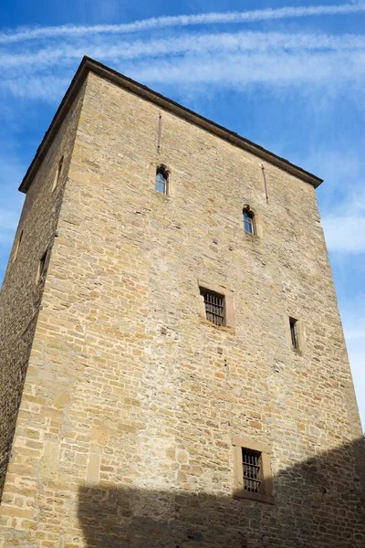 中世纪的塔楼 即监狱塔或钟楼 位于西班牙的阿拉贡 Huesca省的Jaca市 — 图库照片