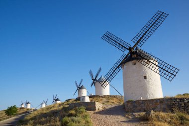 Consuegra 'daki yel değirmenleri, Toledo Eyaleti, Castilla La Mancha, İspanya.