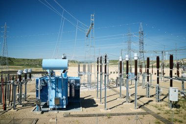 Zaragoza 'da elektrik santrali görüntüsü, İspanya' da Aragon.