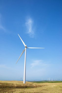 Elektrik üretimi için rüzgar türbinleri, Zaragoza ili, İspanya Aragon.