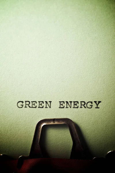 Bir Daktilo Ile Yazılmış Yeşil Enerji Ifadesi — Stok fotoğraf