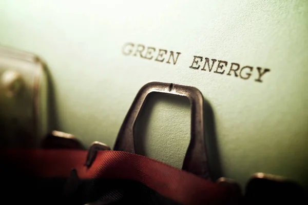 Bir Daktilo Ile Yazılmış Yeşil Enerji Ifadesi — Stok fotoğraf