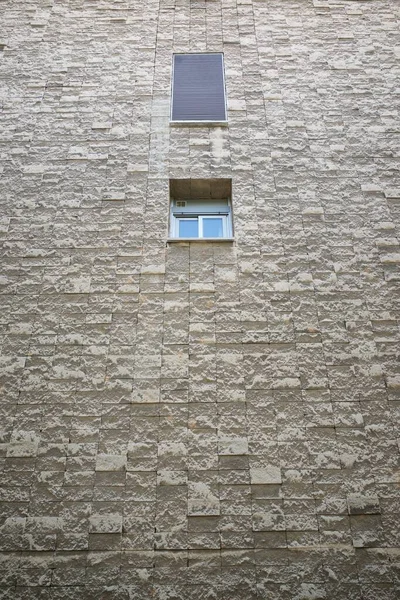 Ventana Solitaria Una Fachada Piedra —  Fotos de Stock