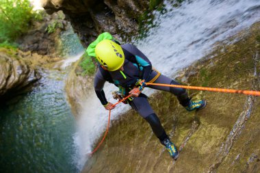 İspanya 'nın Huesca ilindeki Pirenes, Broto köyündeki Furco Kanyonu' nda..