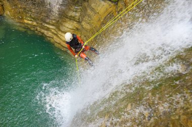 İspanya 'nın Huesca ilindeki Pirenes, Broto köyündeki Furco Kanyonu' nda..