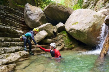 İspanya 'nın Huesca ilindeki Pirenes, Broto köyündeki Furco Kanyonu' nda..