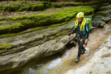 İspanya 'nın Huesca ilindeki Pirenes, Broto köyündeki Furco Kanyonu' nda..
