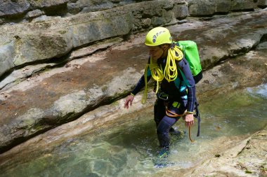 İspanya 'nın Huesca ilindeki Pirenes, Broto köyündeki Furco Kanyonu' nda..