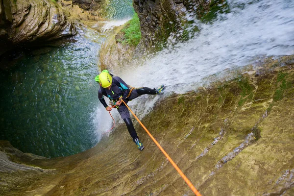 Canyoneering Furco Canyon Pirenejach Wieś Broto Prowincja Huesca Hiszpanii — Zdjęcie stockowe