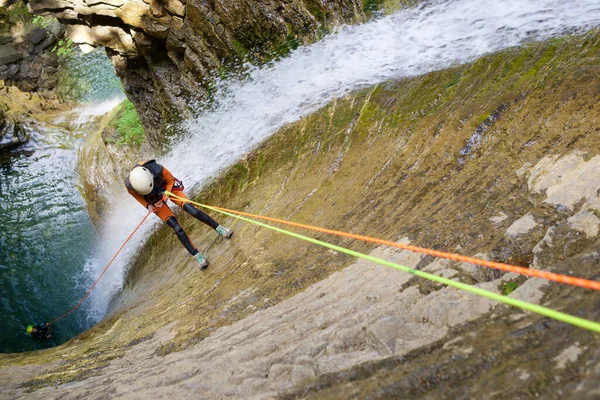 Canyoneering Furco Canyon Pireneusokban Broto Falu Huesca Tartomány Spanyolországban — Stock Fotó