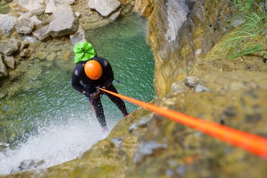 İspanya 'nın Huesca ilindeki Pirenes, Broto köyündeki Furco Kanyonu' nda..