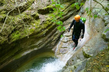 İspanya 'nın Huesca ilindeki Pirenes, Broto köyündeki Furco Kanyonu' nda..