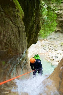 İspanya 'nın Huesca ilindeki Pirenes, Broto köyündeki Furco Kanyonu' nda..