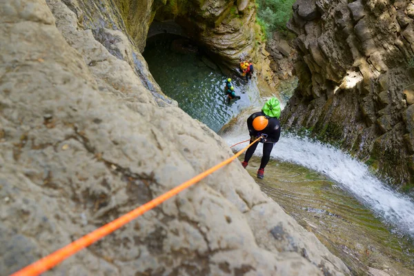 Canyoneering Furco Canyon Pirenejach Wieś Broto Prowincja Huesca Hiszpanii — Zdjęcie stockowe